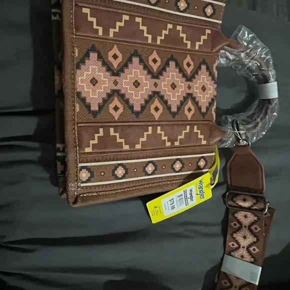 NWT - Wrangler Bohemian Patterned Handbag with Brown Accents - Picture 3 of 5